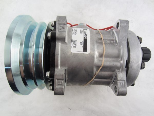 NEW OEM AC COMPRESSOR Case New Holland Freightliner Kenworth Peterbilt SANDEN 4617 83977945 84039022 89704118 9704118 9705764 4617SAN 5733